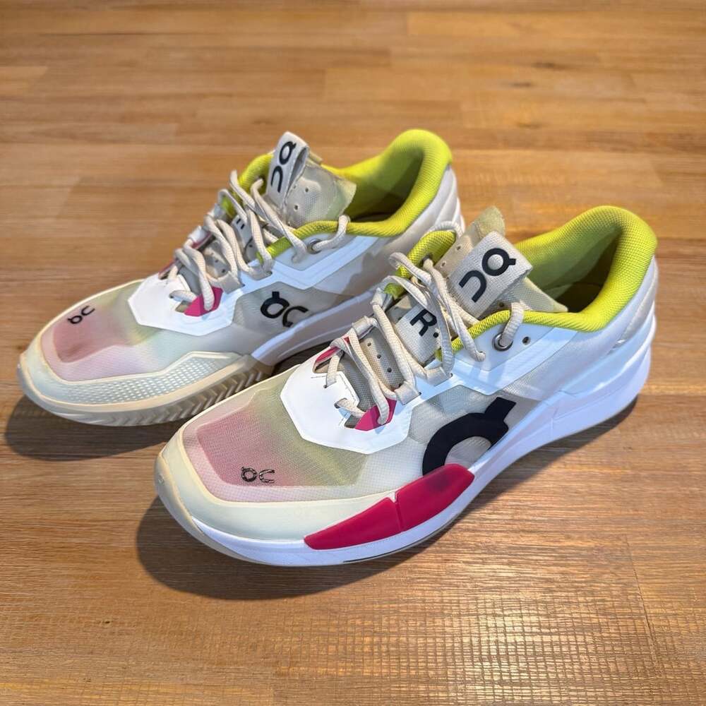 On The Roger Pro 2 Size USW9.5 White Lime Tennis Shoes